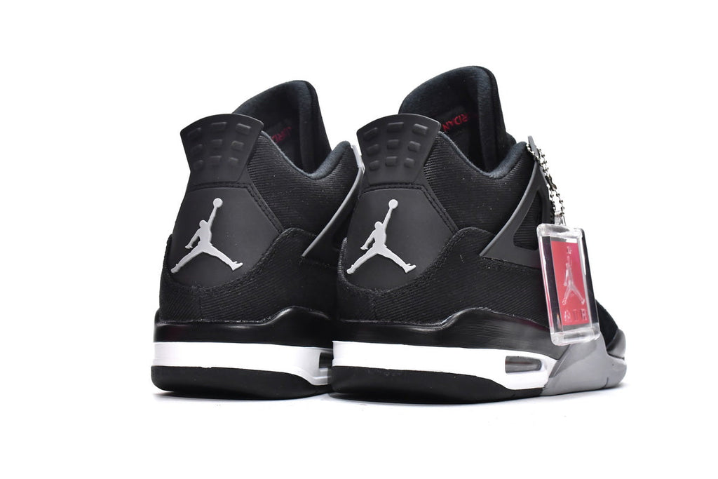 4 Retro SE Black Canvas