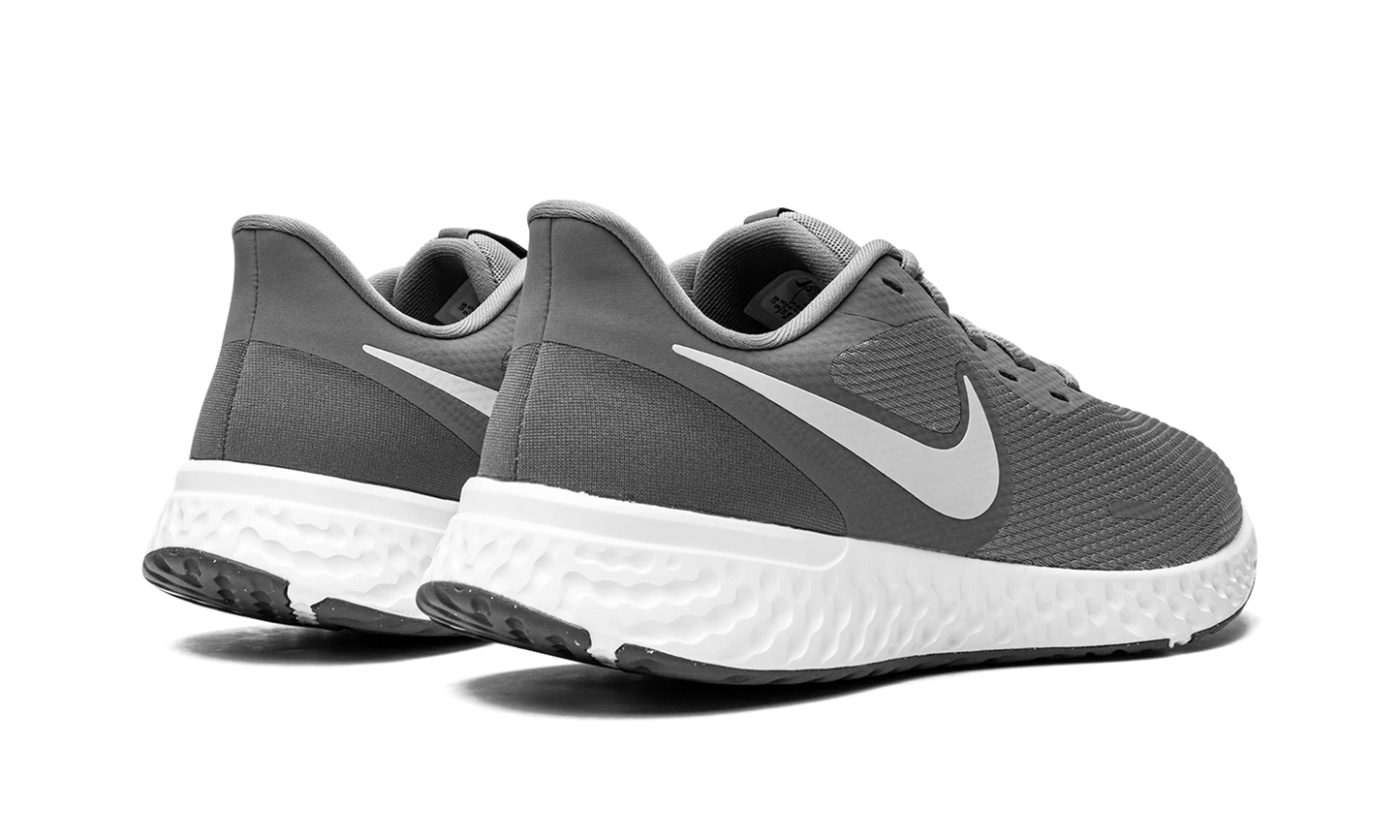 Revolution 5 "Cool Grey" BQ3204 005