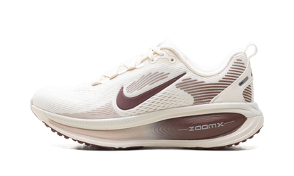 Vomero 18 WMNS "Pale Ivory Red Sepia Silt Red Dark Team Red" HM6804 108