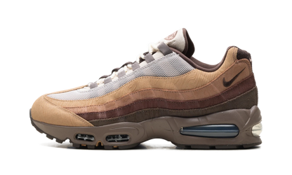 Air Max 95 "Big Bubble Ducks of a Feather Oregon Ducks Lumber Yard" IQ3988 001
