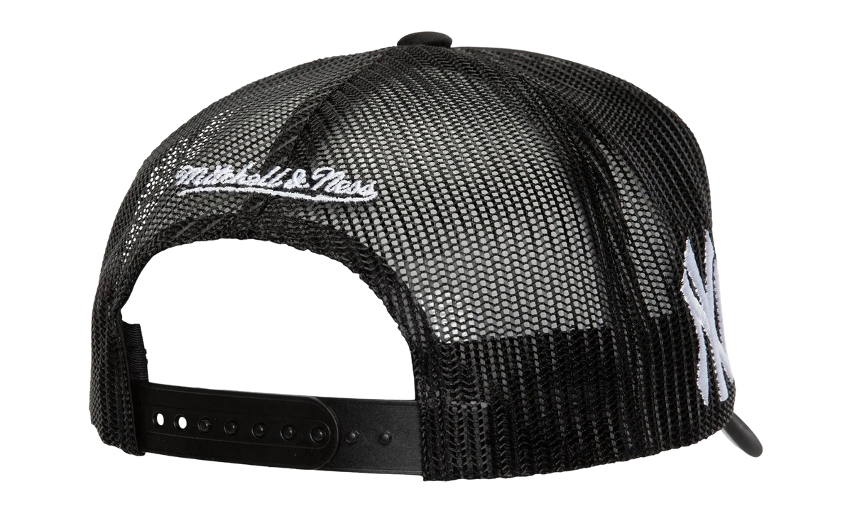 MLB Script Trucker Cap "New York Yankees - Black" HT8215 NYYBLCK