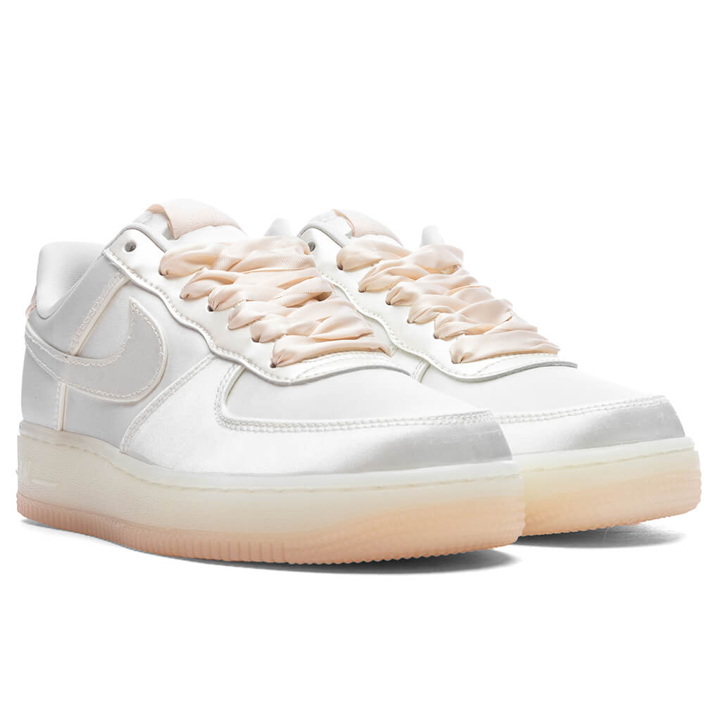 Women's Air Force 1 '07 LV8 - Sail/Sail/Barely Orange