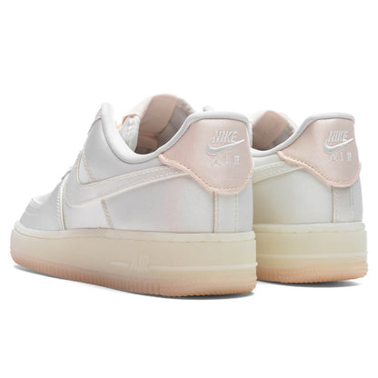 Women's Air Force 1 '07 LV8 - Sail/Sail/Barely Orange