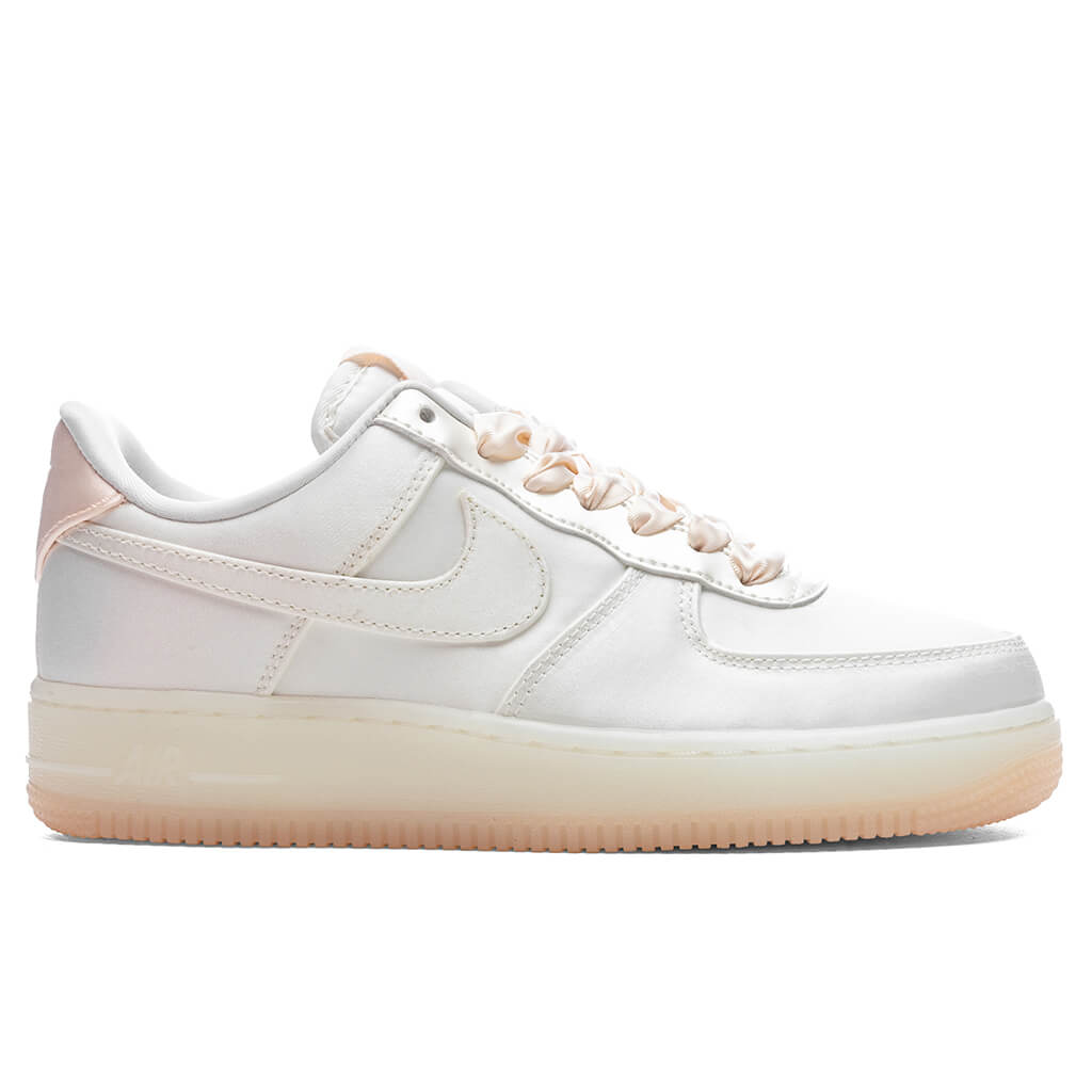 Women's Air Force 1 '07 LV8 - Sail/Sail/Barely Orange