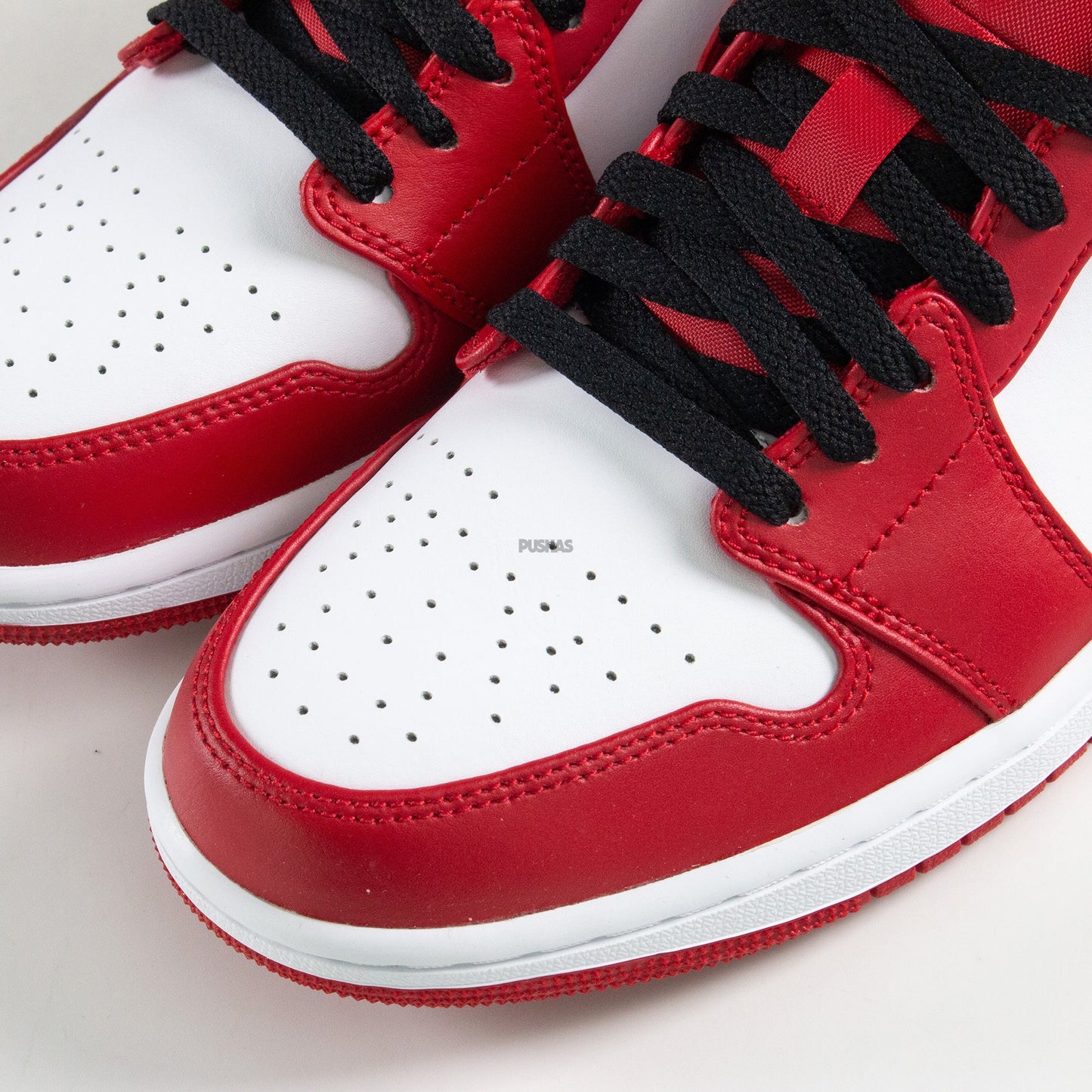 1 Low 'Bulls' (2022)