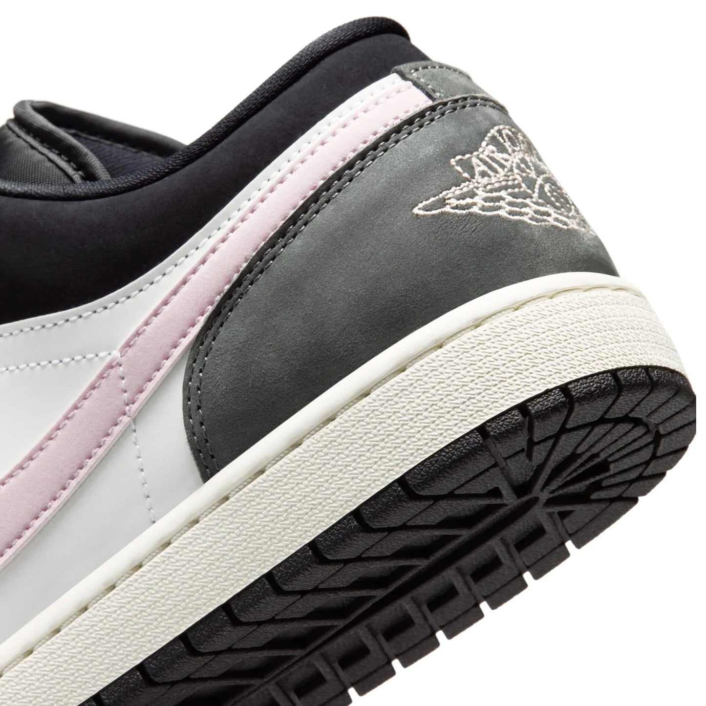 1 Low SE 'Black Iced Carmine Iron Grey' (2026)