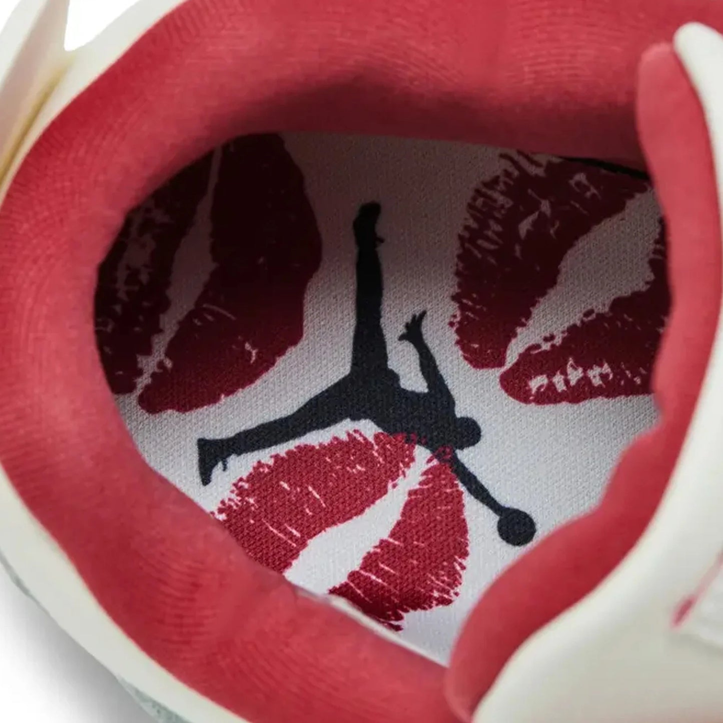4 Retro 'Valentine's Day Sierra Red' Women's (2026)