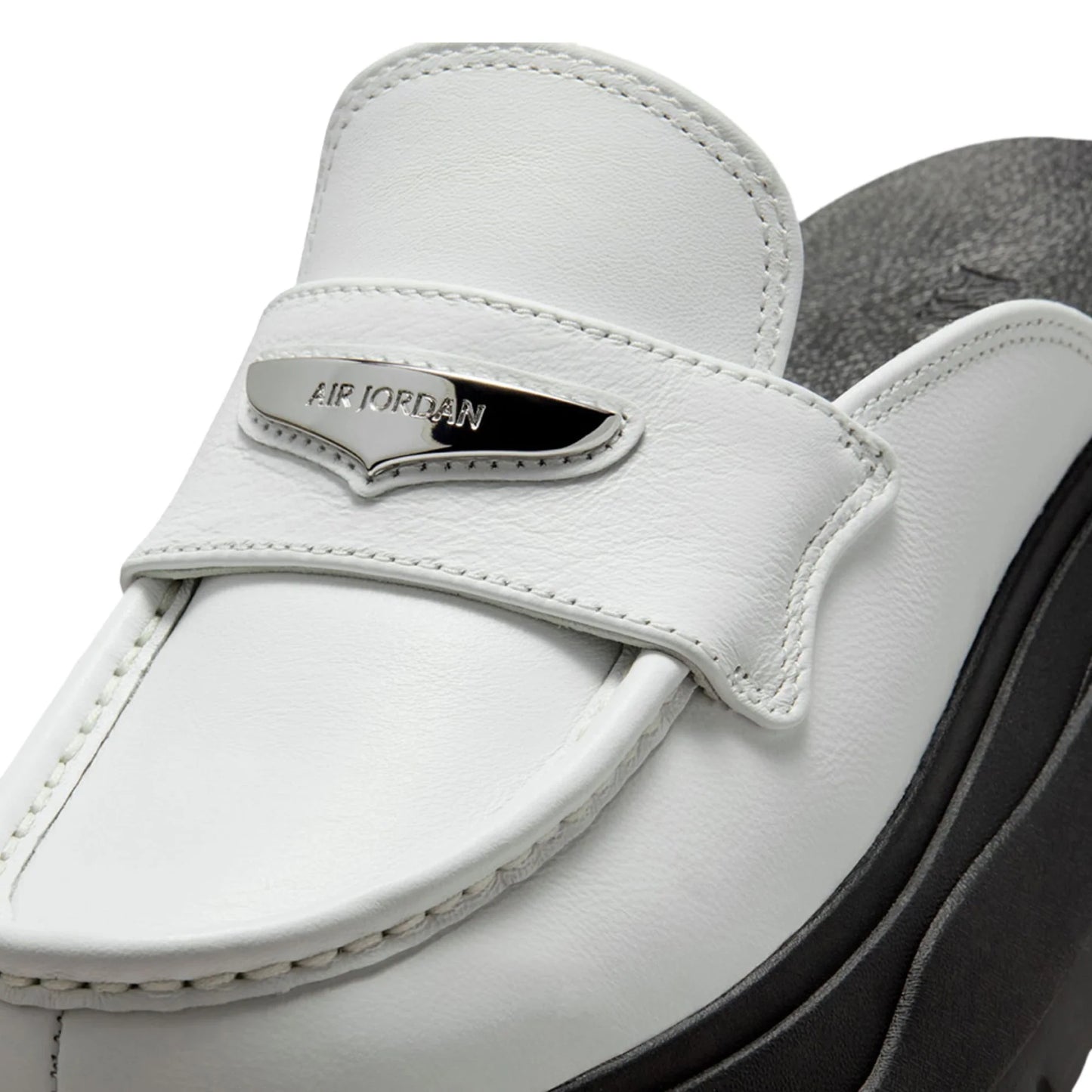 Mule 'Summit White Black' Women's (2026)
