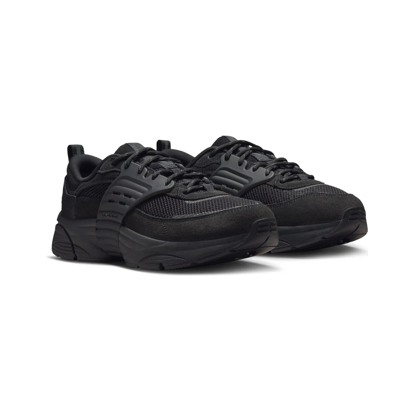 Trunner O/S 'Triple Black' (2025)