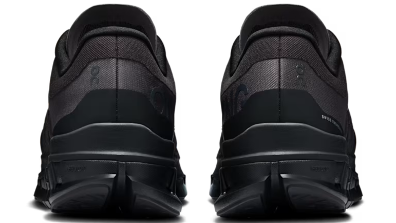 Running Cloudflow 5 Black Black