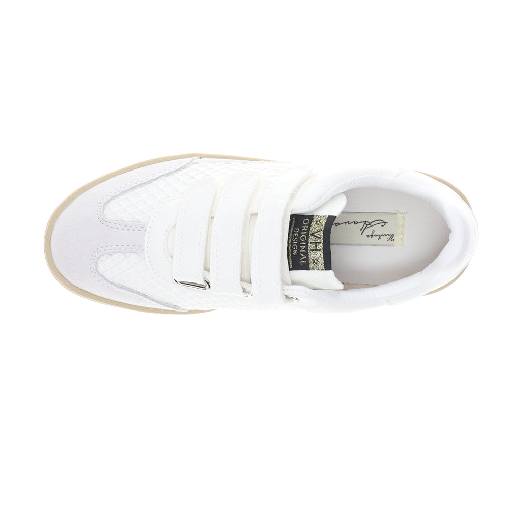 Ease Slip On Sneakers