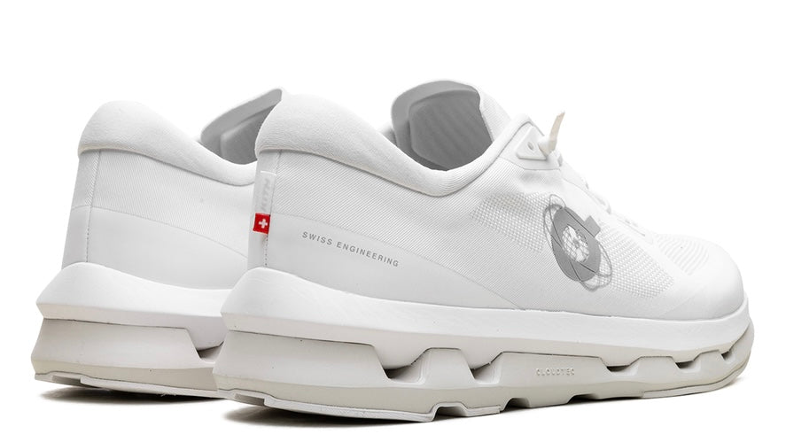 Running Cloudzone Kith White Ice
