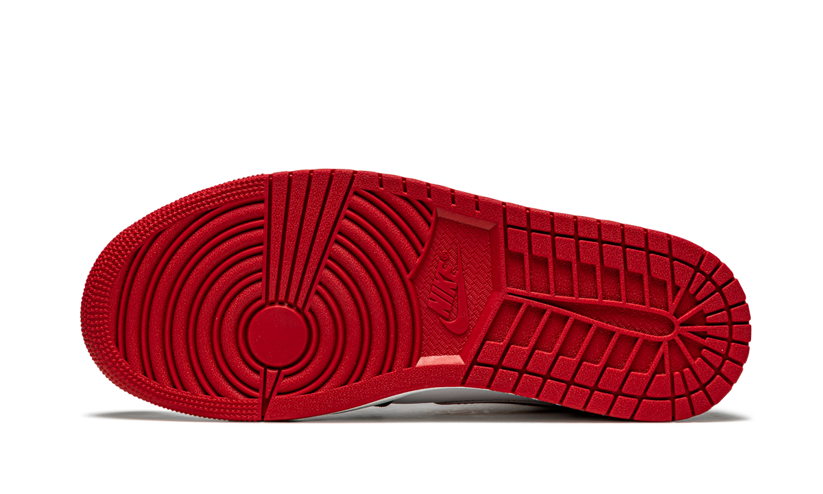 1 Mid "Metallic Red" 554724 122