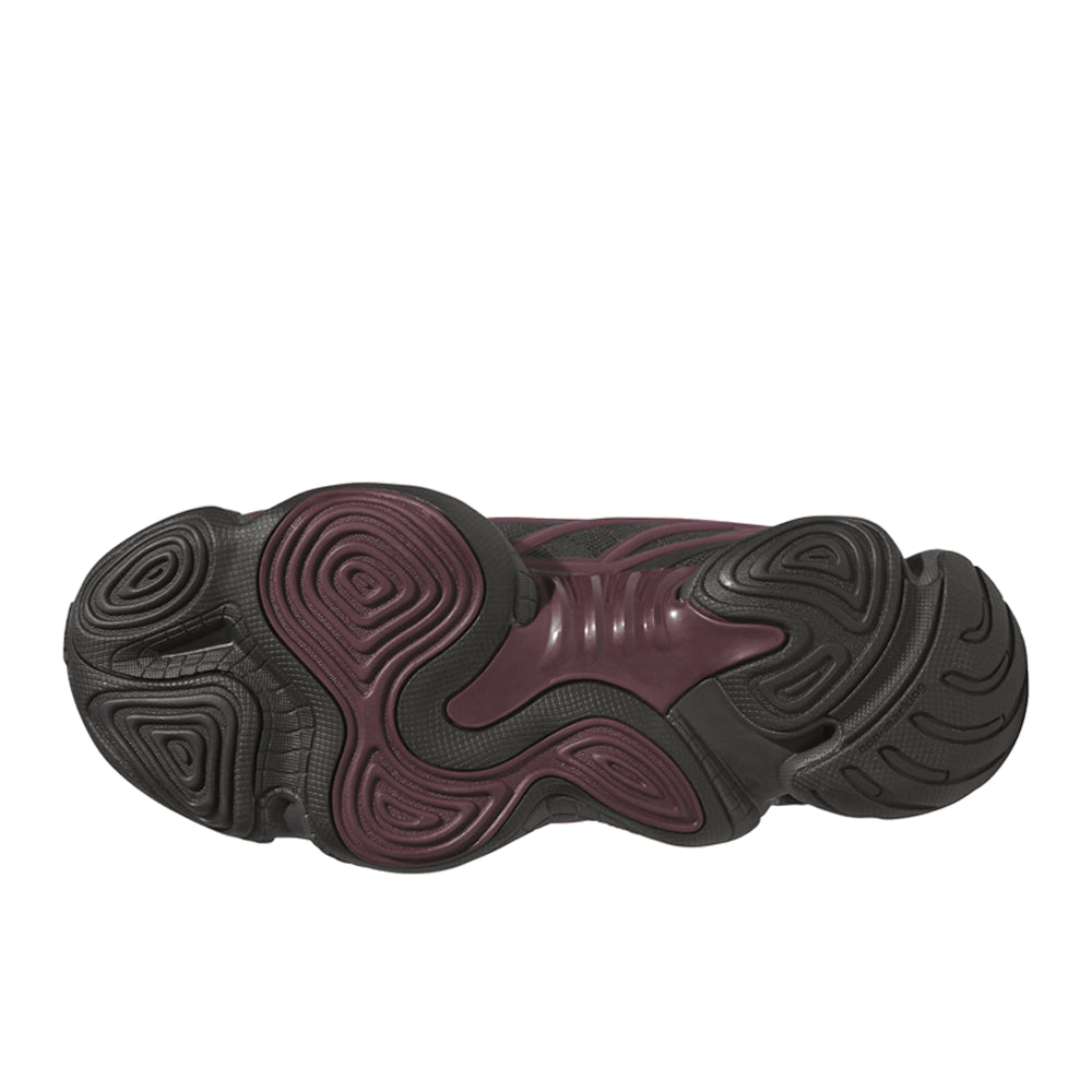 Intimidation Low Lace Up Sneakers