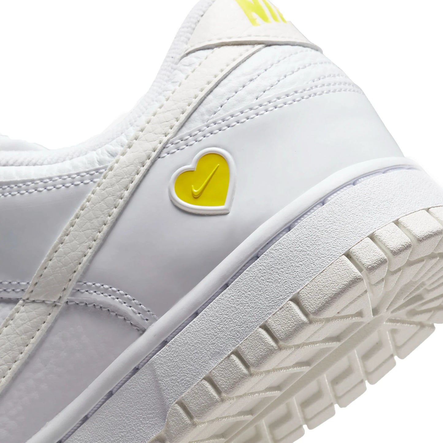 Dunk Low 'Valentine's Day Yellow Heart' W (2023)