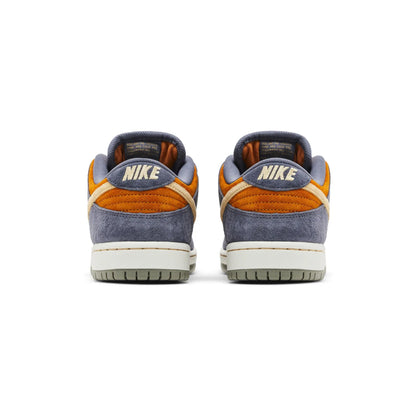 Dunk Low 'Light Carbon Monarch' (2024)
