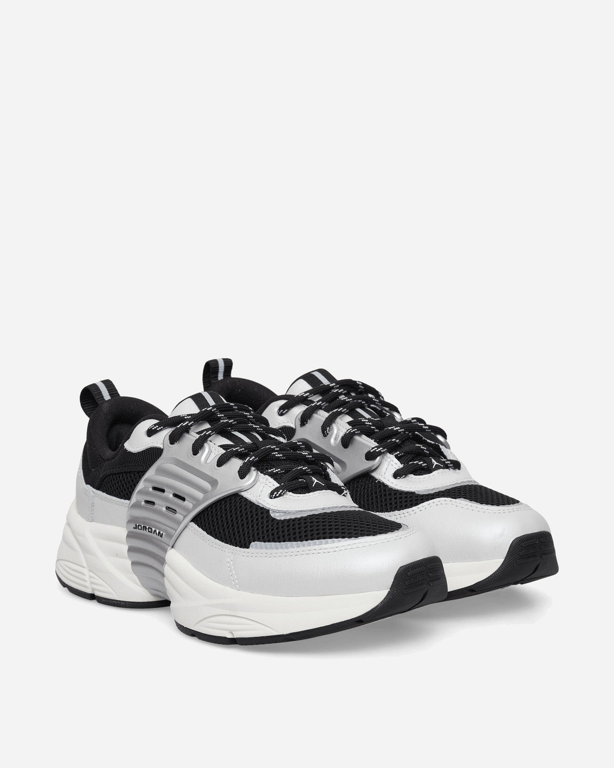 Jordan Trunner O/S Sneakers Photon Dust / Black / Sail / White