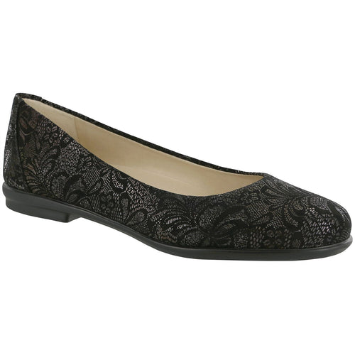 Women's Scenic Ballet Flat in Black Lace