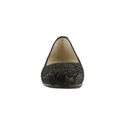 Women's Scenic Ballet Flat in Black Lace