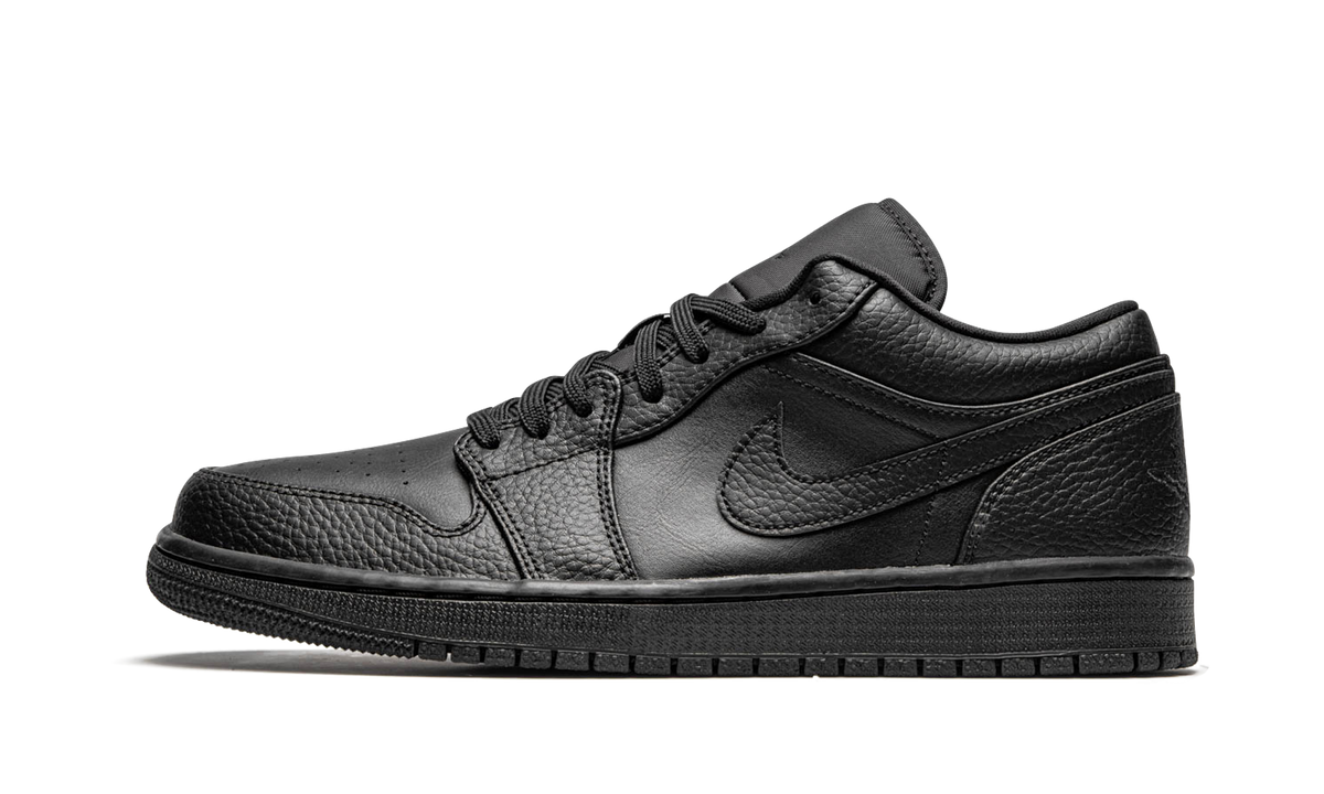 1 Low "Triple Black" 553558 091