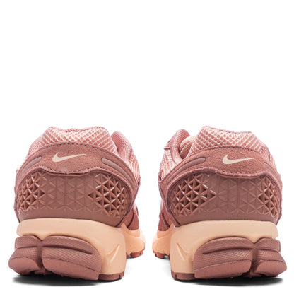 Zoom Vomero 5 - Red Stardust/Crimson Tint/Metallic Platinum
