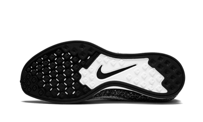 Flyknit Racer "Oreo" 526628 012
