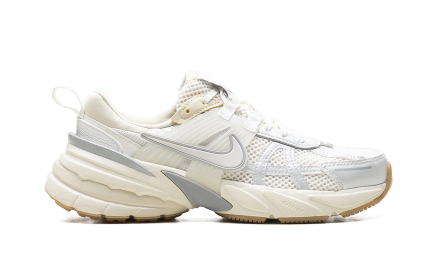 V2K Run WMNS "White Photon Dust Fir" FD0736 108