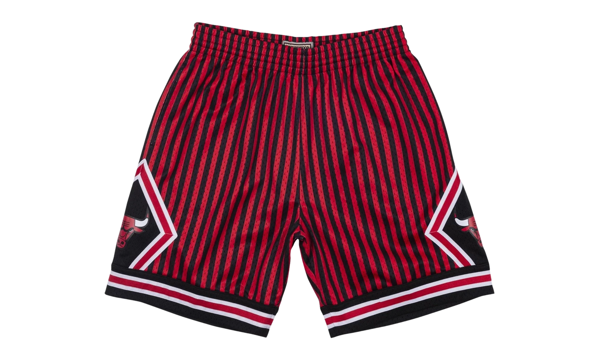 NBA Striped Swingman Shorts "1997 Chicago Bulls - Red" SMSHBW19048 CBUPTRD97