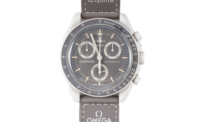 Swatch x Omega Bioceramic Moonswatch "Mission On Earth Desert" SO33T103