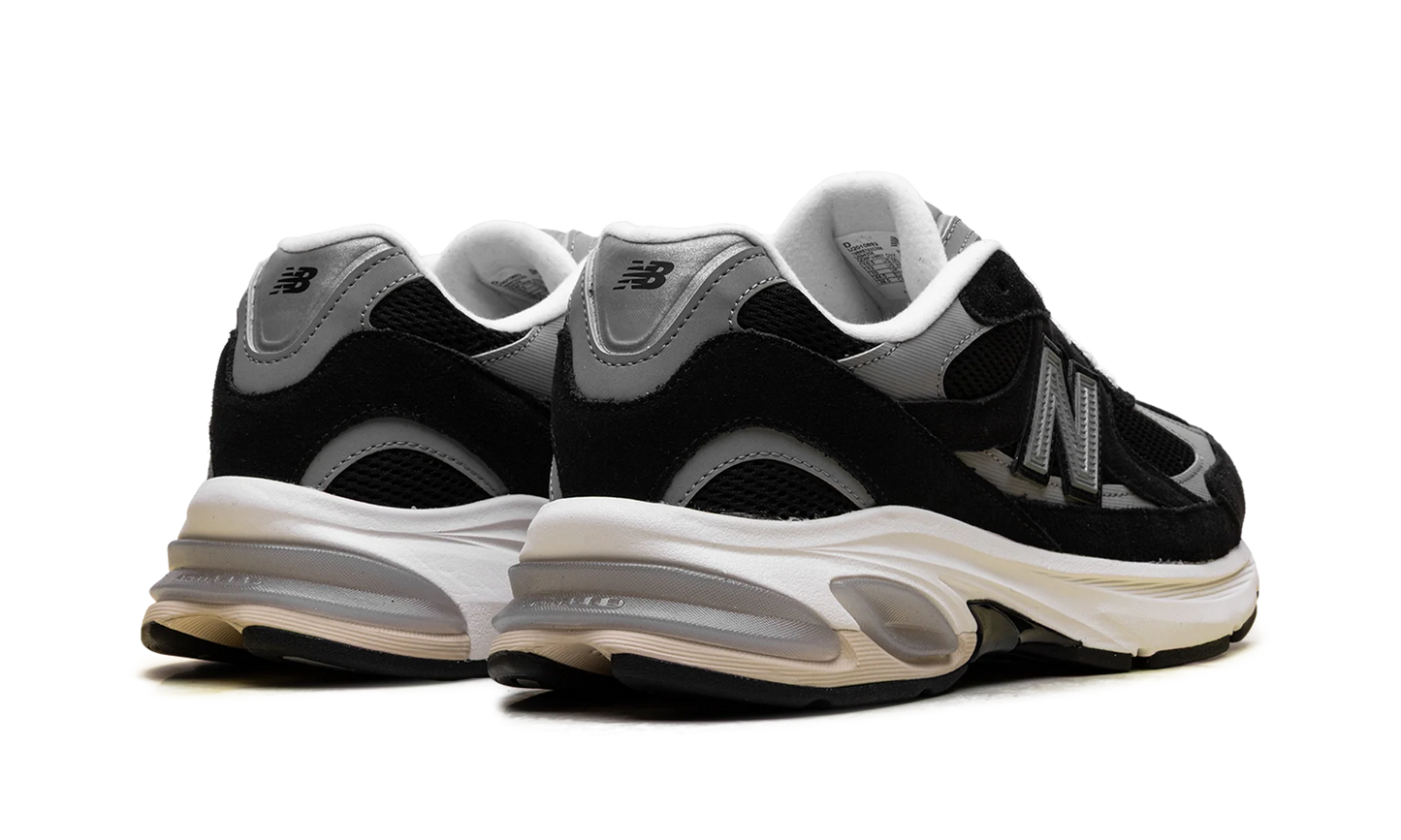 2010 "Black / Shadow Grey" U2010892