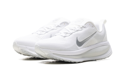 Vomero 18 WMNS"White Photon Dust Summit White Metallic Silver" HM6804 104