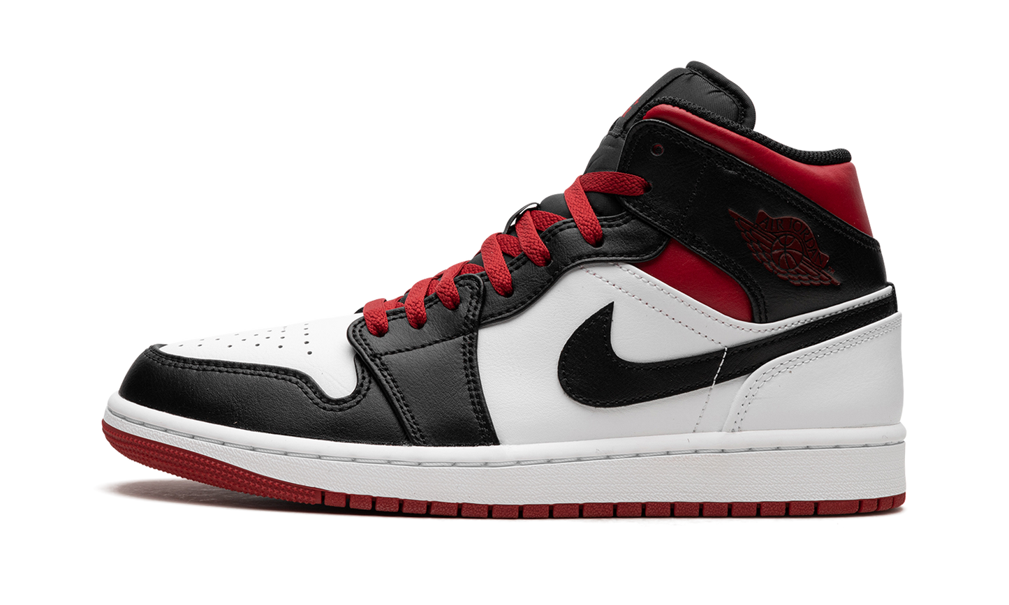 1 Mid "Gym Red Black Toe" DQ8426 106