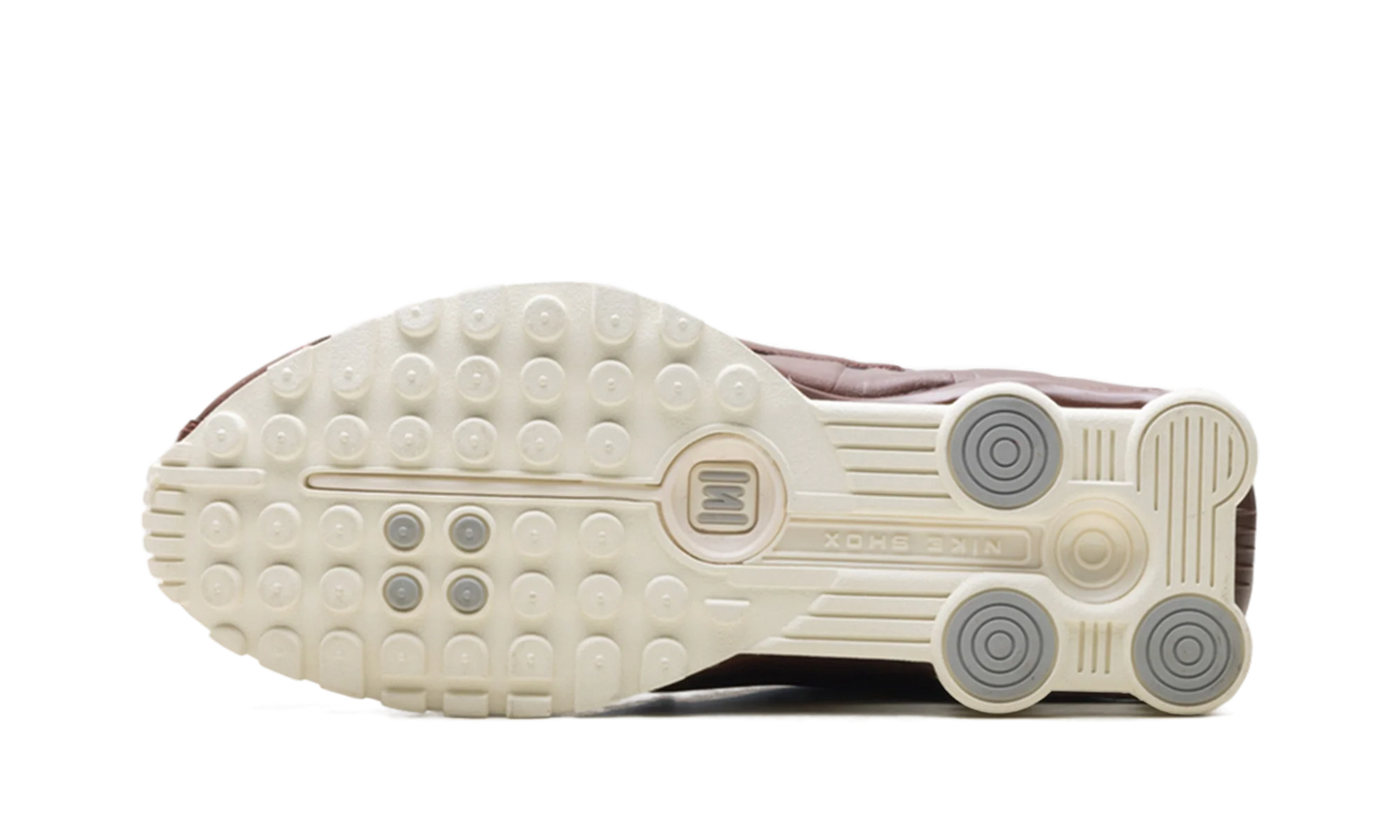 Nike Shox R4 WMNS "Dark Pony" IM6690 220