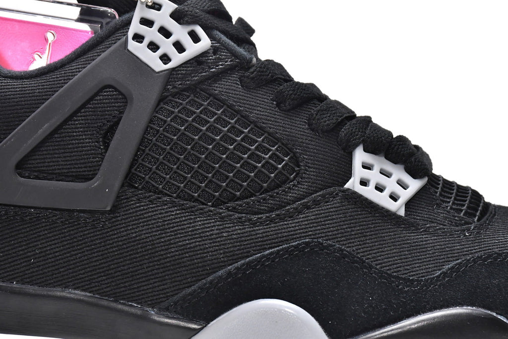 4 Retro SE Black Canvas