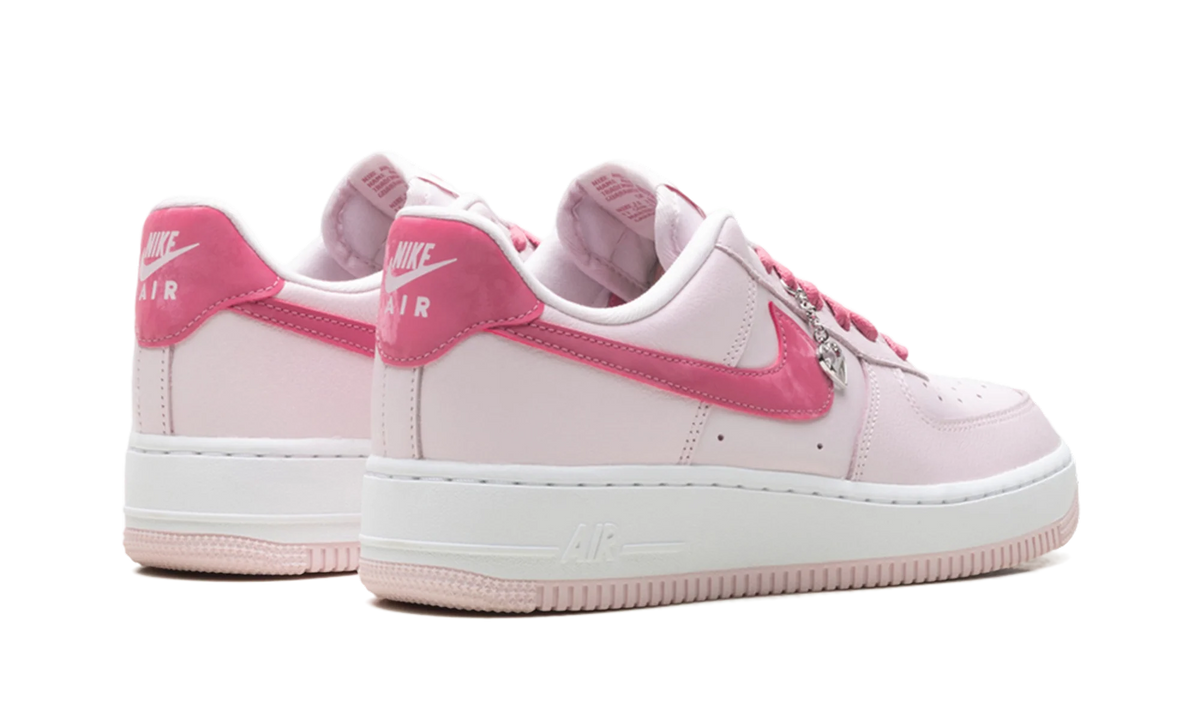 Air Force 1 Low WMNS "Valentine's Day (2026)" IO8755 600