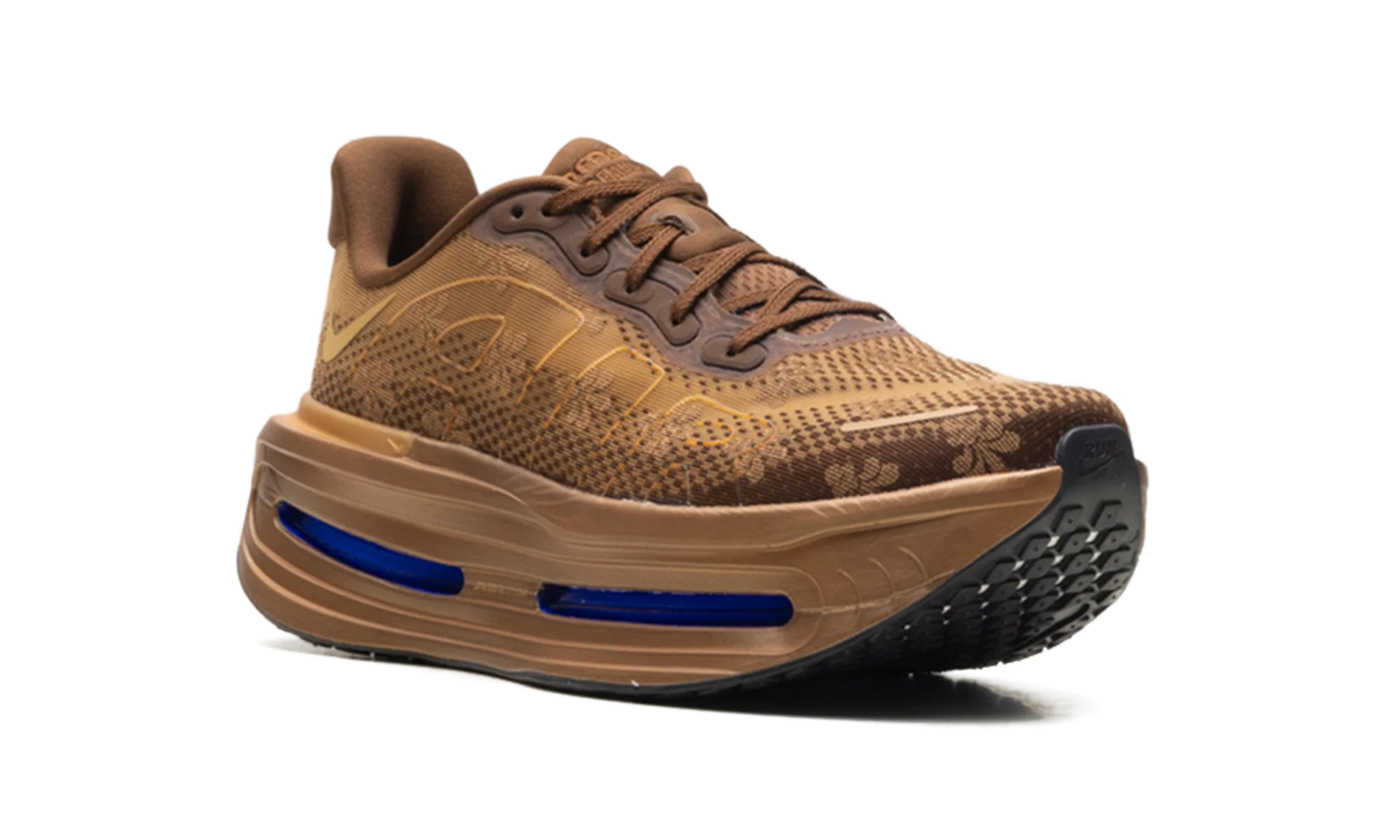 Vomero Premium WMNS "Flat Stout" IQ0028 200