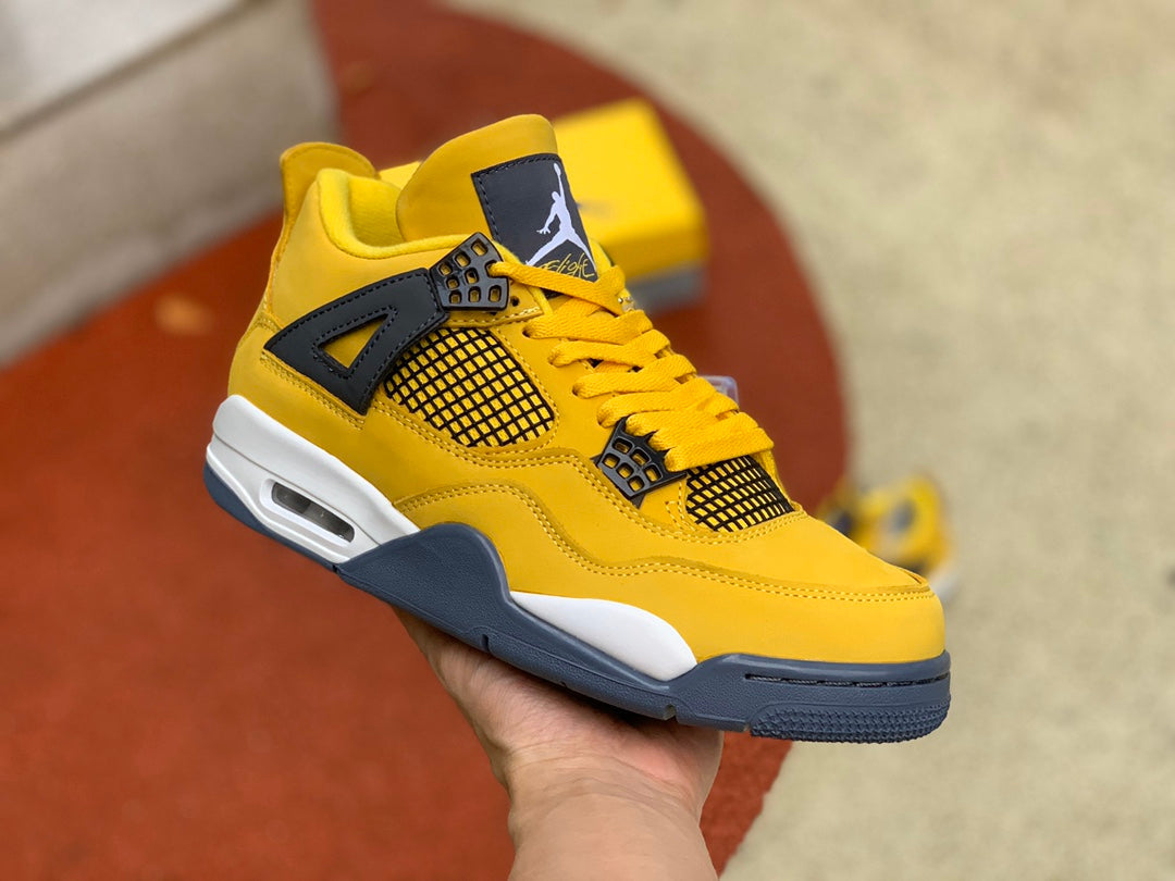 4 Retro Lightning (2021)