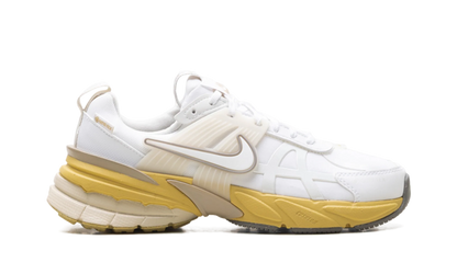 V2K Run WMNS "Gore-Tex White Light Bone" FZ2622 100