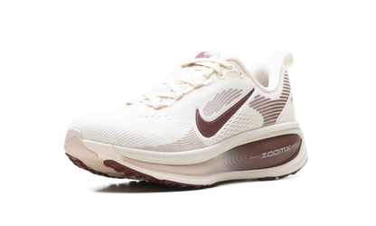 Vomero 18 WMNS "Pale Ivory Red Sepia Silt Red Dark Team Red" HM6804 108