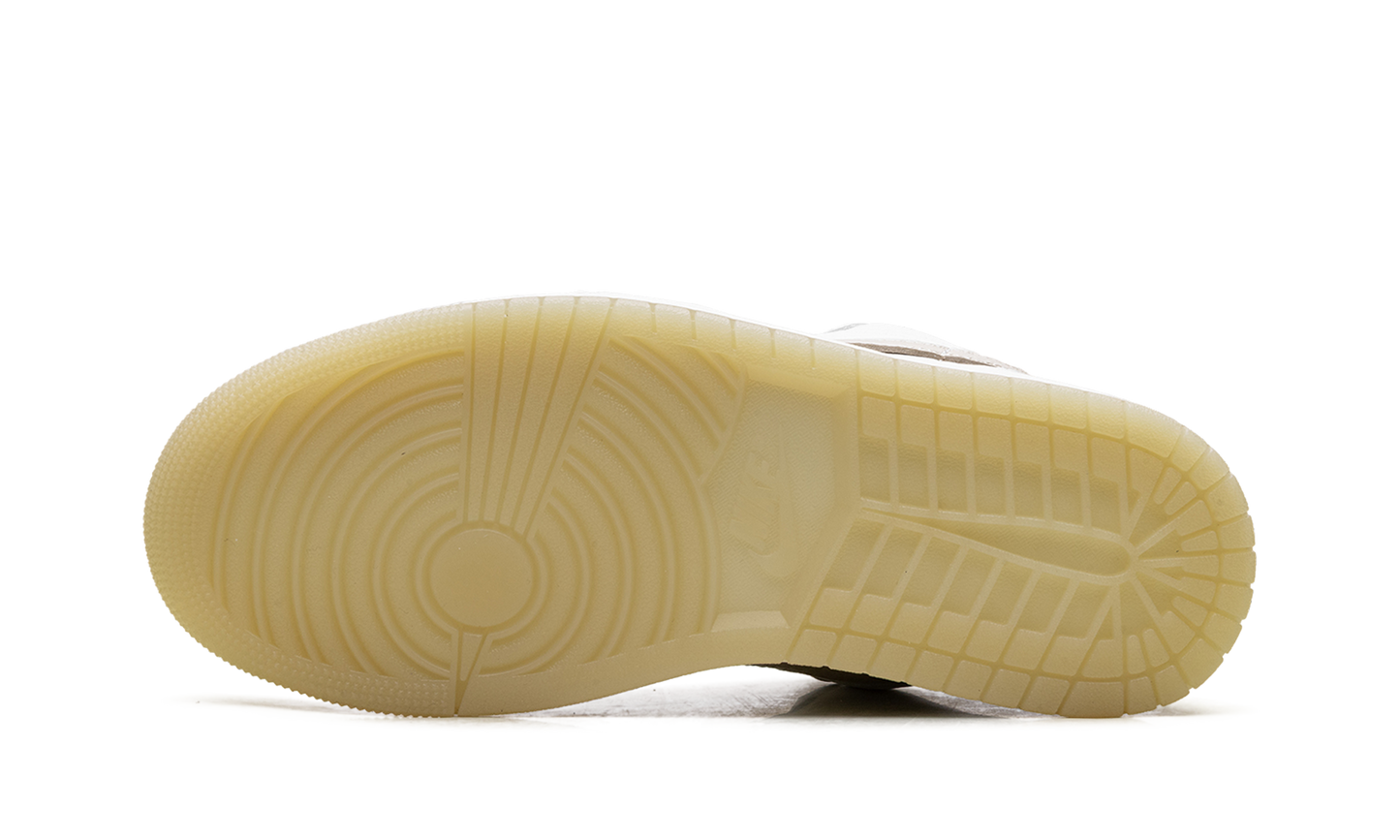 1 Low SE WMNS "Metallic Team Gold" HV5157 100
