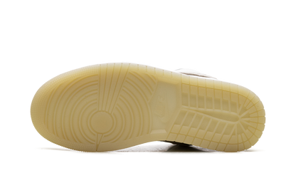 1 Low SE WMNS "Metallic Team Gold" HV5157 100