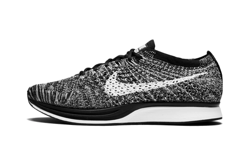 Flyknit Racer "Oreo" 526628 012