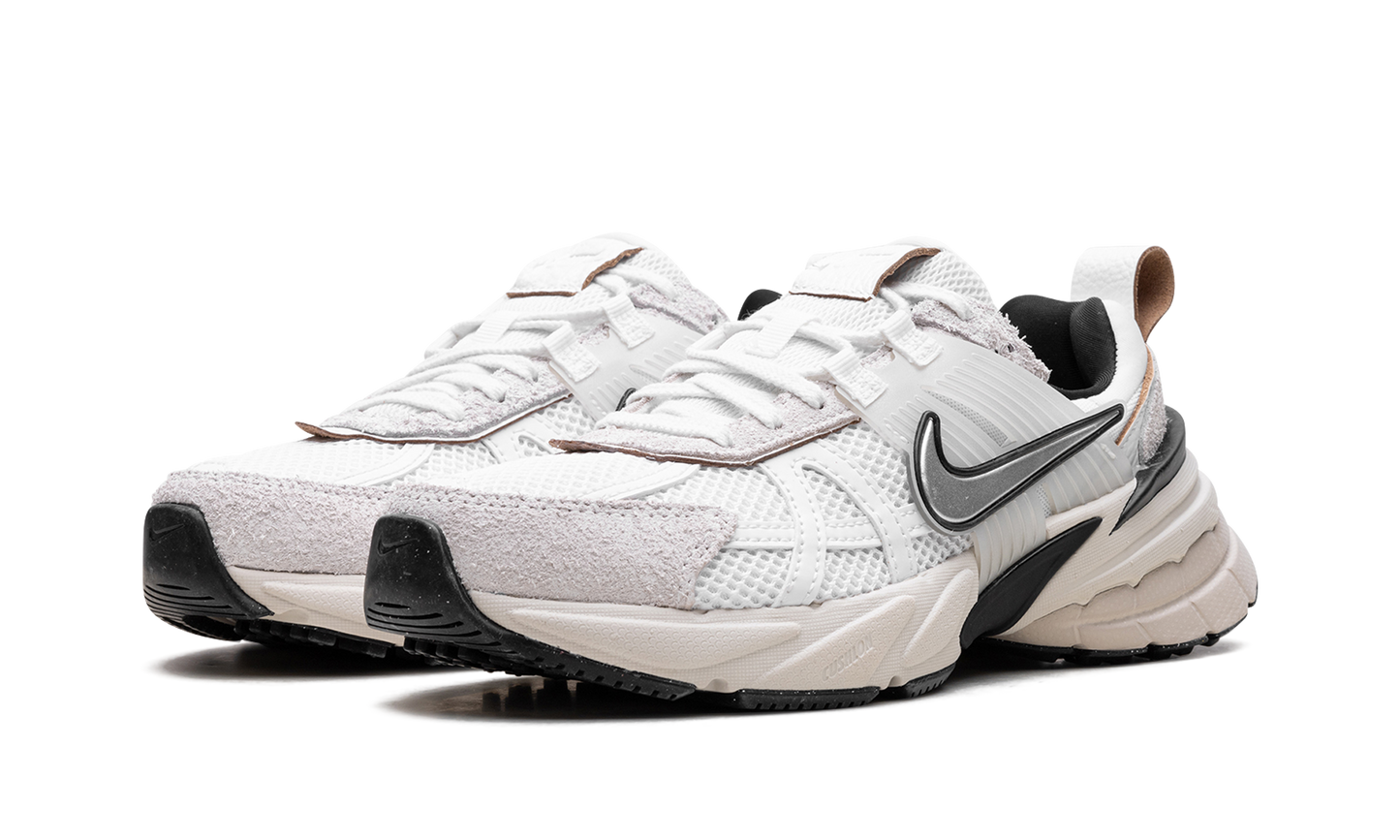 V2K Run Wmns"Summit White" FN6703 100