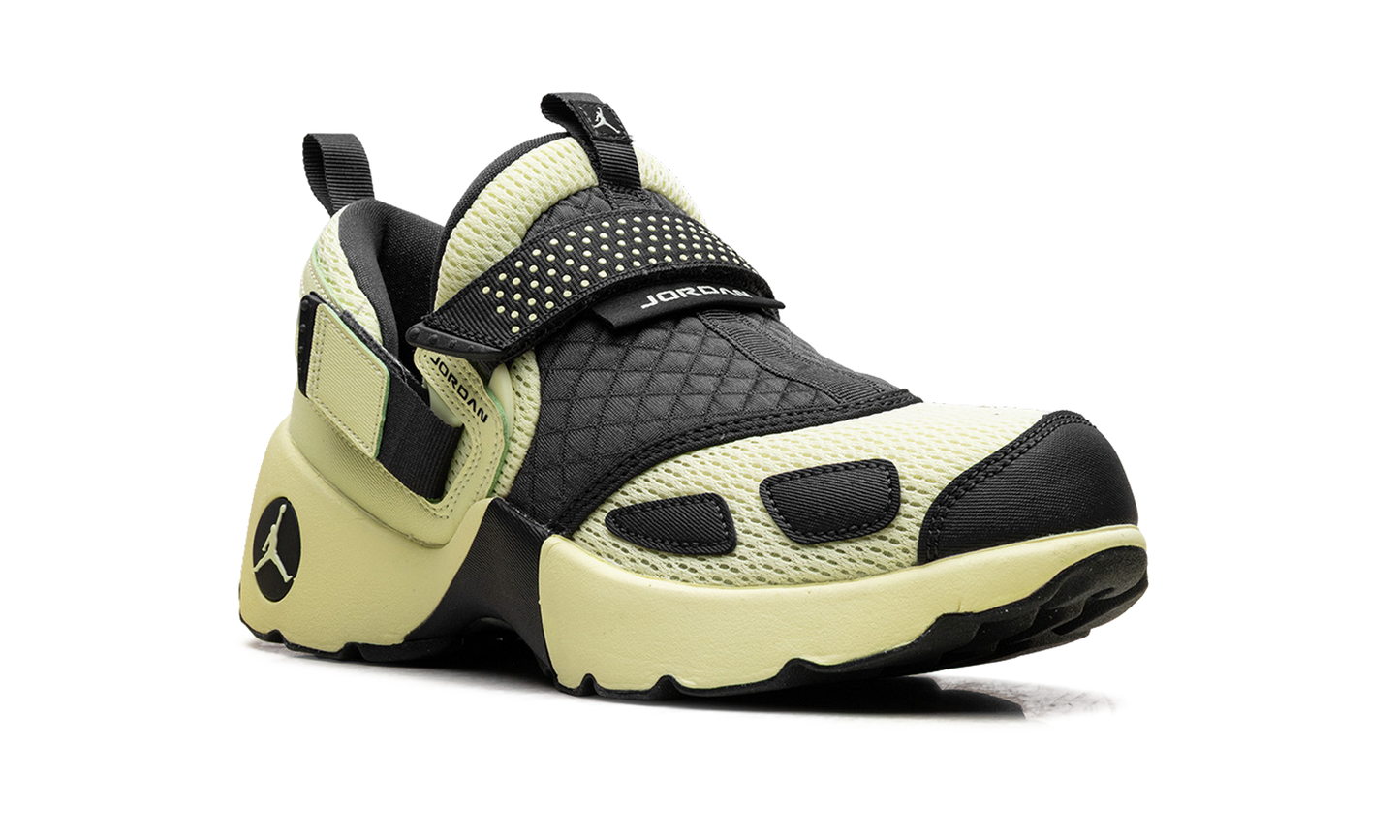 Trunner LX "Luminous Green" HQ2164 302