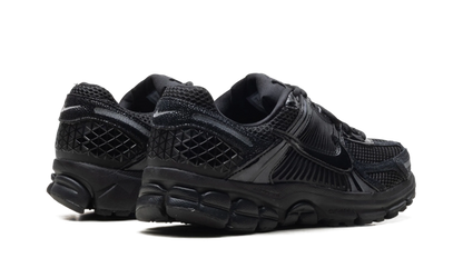Zoom Vomero 5 WMNS "Black Patent" II6236 001