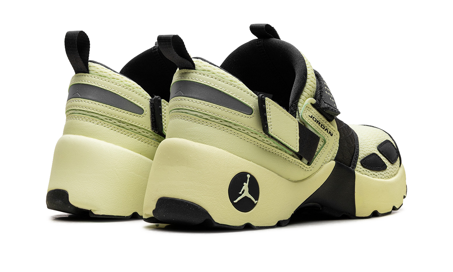 Trunner LX "Luminous Green" HQ2164 302