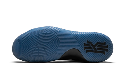 Kyrie 2 LMTD "Duke" 838639 001