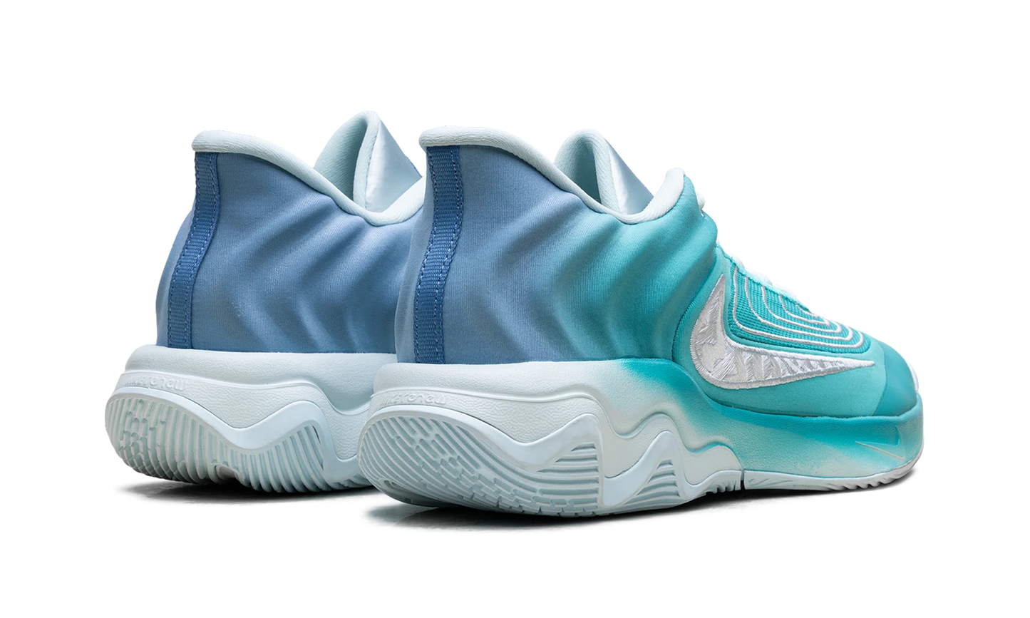 Giannis Immortality 4 "Christmas" FQ3680 300
