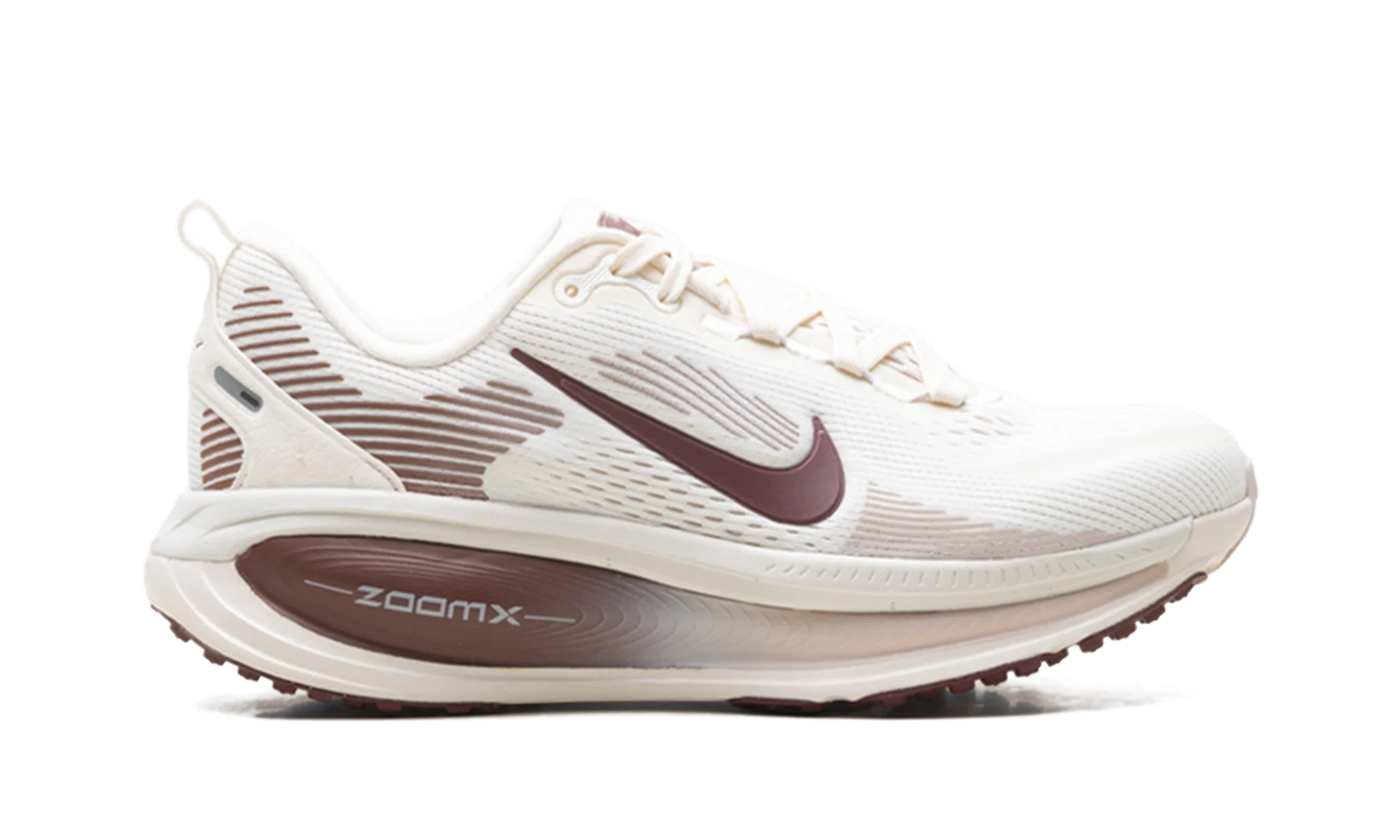 Vomero 18 WMNS "Pale Ivory Red Sepia Silt Red Dark Team Red" HM6804 108