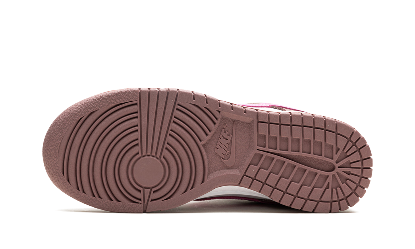 DUNK LOW WMNS"Smokey Mauve" FZ3611 208